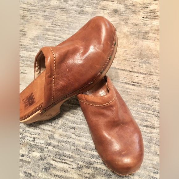 Frye Clara Campus Clogs Leather, Cognac, Sz 6.5- EUC- LIKE NEW - Picture 3 of 12